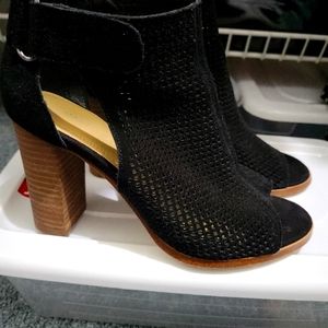 Marc Fishers open toe chunky heel ankle sandals